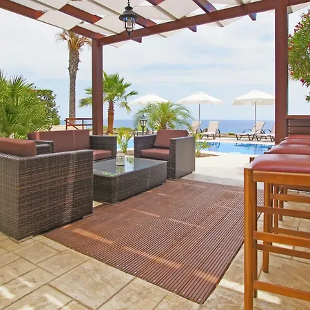 Elma Villa *